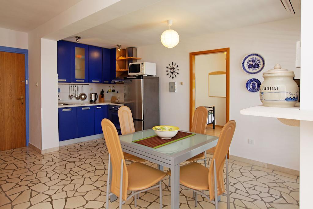 Apartments Mel Bol Rum bild